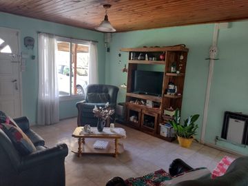 LATORRE PROP. VENDE CASA DE 4 AMB EN BARRIO LAS MARGARITAS