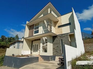 Rumah di jual murah berkonsep villa