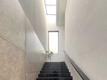 Rumah Baru Gress Full Furnish di Gayung Kebonsari Injoko Dekat POLDA