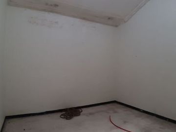 Rumah Dukuh Kupang Barat Bebas banjir, bisa untuk rumah kost