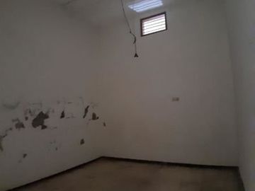 Rumah Dukuh Kupang Barat Bebas banjir, bisa untuk rumah kost