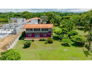 VENDO HERMOSA CASA DE PLAYA CON RIO