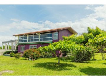 VENDO HERMOSA CASA DE PLAYA CON RIO