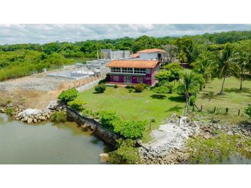 VENDO HERMOSA CASA DE PLAYA CON RIO