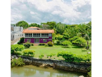 VENDO HERMOSA CASA DE PLAYA CON RIO