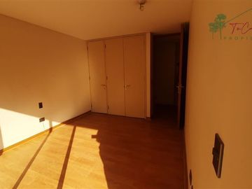 Departamento en Venta en Presidente Riesco - Metro Alcántara