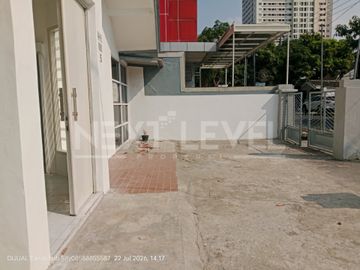 DISEWAKAN Rumah sangat cocok untuk tempat kursus atau Kantor