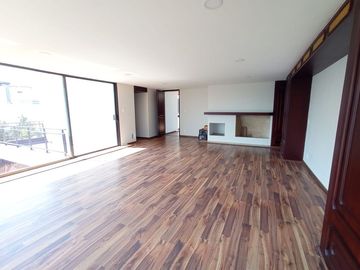 CASA EN VENTA EN TECAMACHALCO CALLE CON SEGURIDAD