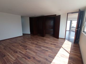 CASA EN VENTA EN TECAMACHALCO CALLE CON SEGURIDAD
