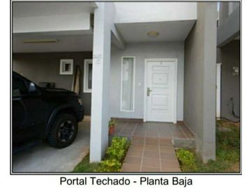 CASA EN PH AUGUSTA PASEO DEL NORTE BRISAS DEL GOLF 3REC 2B    275M2