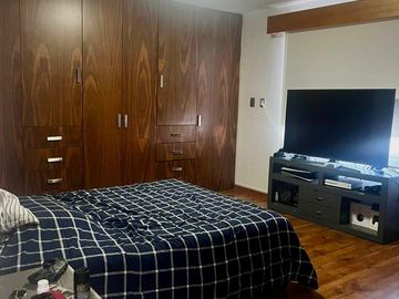 Excelente Casa en Venta en Miravalle