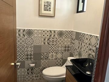 Excelente Casa en Venta en Miravalle