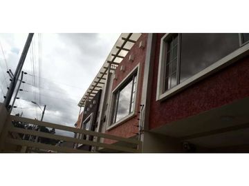 casas por estrenar en venta sector control sur baños yanuncay modernas de 3 pisos