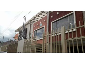 casas por estrenar en venta sector control sur baños yanuncay modernas de 3 pisos