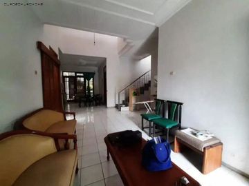 Rumah Manyar Jaya STRATEGIS, FURNISH, ONE GATE SYSTEM
