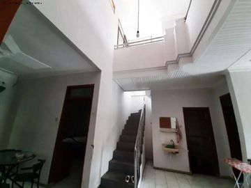 Rumah Manyar Jaya STRATEGIS, FURNISH, ONE GATE SYSTEM