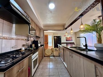 Casa en venta de 3 dorm. en Villa Alemana