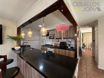 Casa en venta de 3 dorm. en Villa Alemana