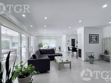 Casa exclusiva en Miralagos