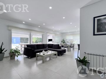 Casa exclusiva en Miralagos