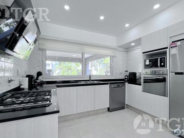 Casa exclusiva en Miralagos