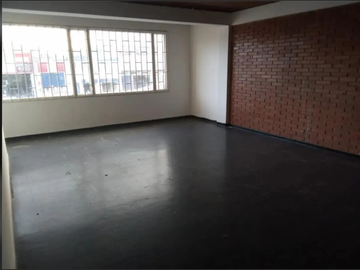 local en arriendo en siete de agosto. Cod A225