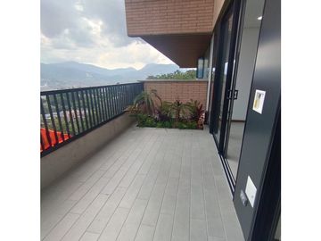 Venta de Apartamento Moderno en Medellín Poblado, Las Palmas