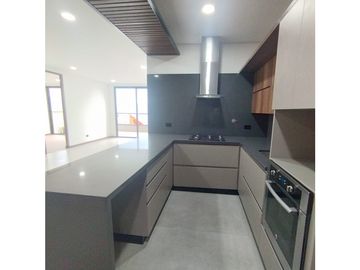 Venta de Apartamento Moderno en Medellín Poblado, Las Palmas
