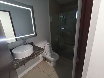 CASA EN PRIVADA PRADOS DE LA CONQUISTA