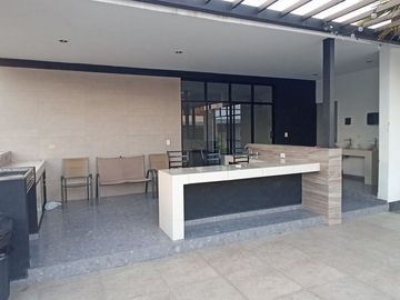 CASA EN PRIVADA PRADOS DE LA CONQUISTA
