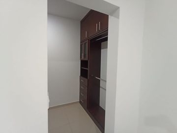 CASA EN PRIVADA PRADOS DE LA CONQUISTA