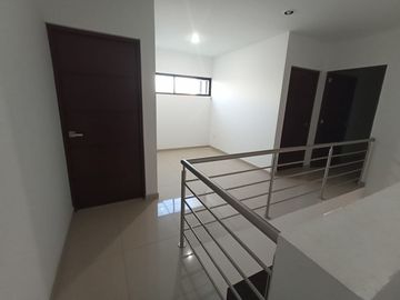 CASA EN PRIVADA PRADOS DE LA CONQUISTA