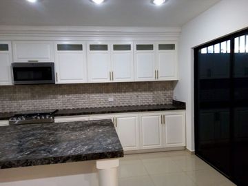 CASA EN PRIVADA PRADOS DE LA CONQUISTA
