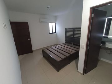 CASA EN PRIVADA PRADOS DE LA CONQUISTA