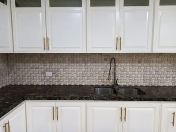 CASA EN PRIVADA PRADOS DE LA CONQUISTA
