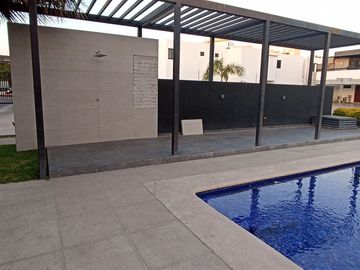 CASA EN PRIVADA PRADOS DE LA CONQUISTA
