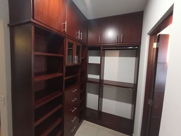 CASA EN PRIVADA PRADOS DE LA CONQUISTA