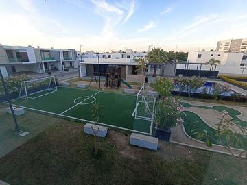 CASA EN PRIVADA PRADOS DE LA CONQUISTA