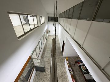 oficina en arriendo/venta en prados del norte. Cod A108390