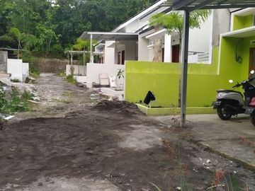 RUMAH BARU DEKAT KAMPUS DIJUAL 300 JUTA-an