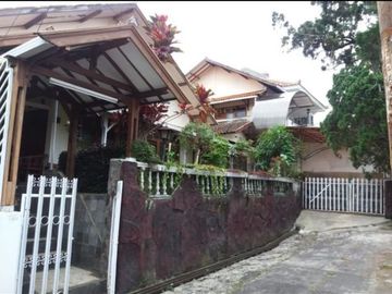 Turun Harga, BU!! Rumah + Kostan Lokasi Strategis di Dago
