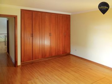 Casa de venta en Miraflores  – código:15707