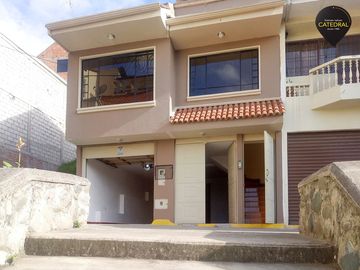 Casa de venta en Miraflores  – código:15707