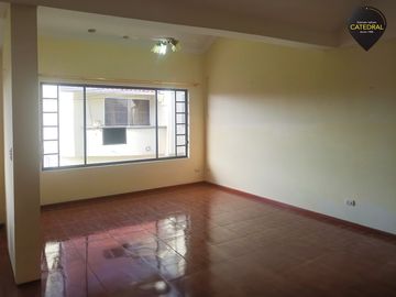 Casa de venta en Miraflores  – código:15707
