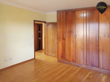Casa de venta en Miraflores  – código:15707