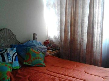 SE VENDE CASA ESQUINERA  BARRIO CARVAJAL LA LLANURA SOBRE AVENIDA PRINCIPAL PRIMERA  DE MAYO. CERCA A MAC DONALS