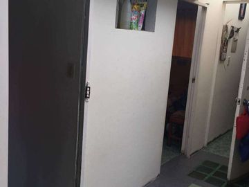 SE VENDE CASA ESQUINERA  BARRIO CARVAJAL LA LLANURA SOBRE AVENIDA PRINCIPAL PRIMERA  DE MAYO. CERCA A MAC DONALS