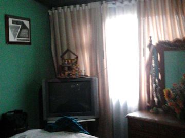 SE VENDE CASA ESQUINERA  BARRIO CARVAJAL LA LLANURA SOBRE AVENIDA PRINCIPAL PRIMERA  DE MAYO. CERCA A MAC DONALS