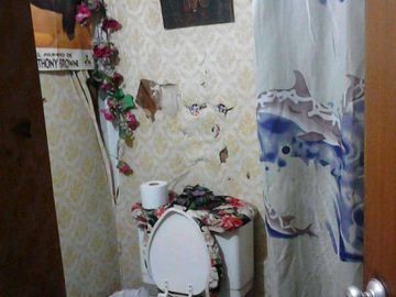 SE VENDE CASA ESQUINERA  BARRIO CARVAJAL LA LLANURA SOBRE AVENIDA PRINCIPAL PRIMERA  DE MAYO. CERCA A MAC DONALS