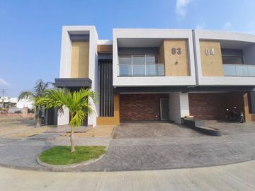 CASA EN VENTA URBANIZACIÓN SEVILLA | 1190